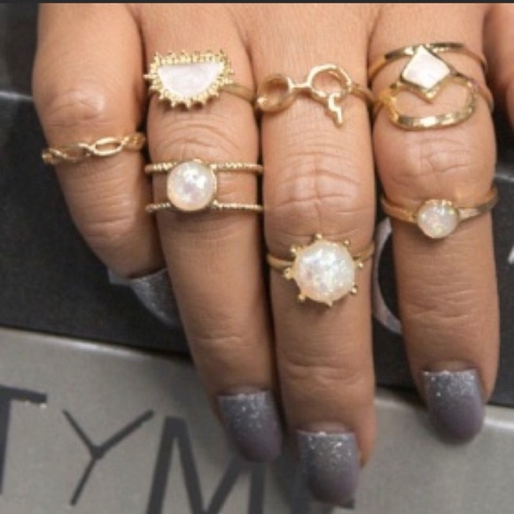 🎁 5/$35 || ⚡️Gorgeous Harry Potter Ring Set ⚡️ - Picture 3 of 5